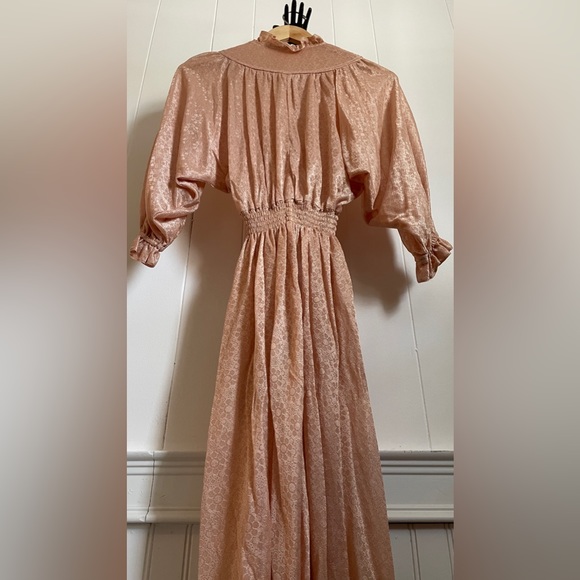 Vintage 70’s 7/8 Nude Blush Shimmery Floral Dress - Picture 5 of 11